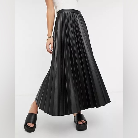 Mango Pleated Skirt - Picture 5 of 13